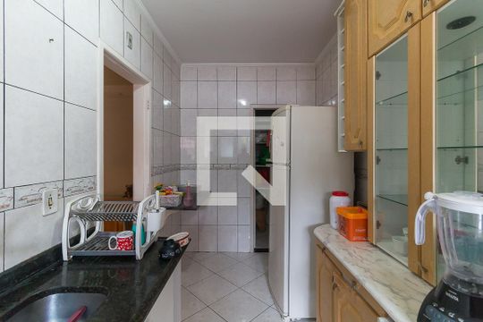Cozinha de apartamento para alugar com 2 quartos, 54m² em Vila Brasileira, Mogi das Cruzes