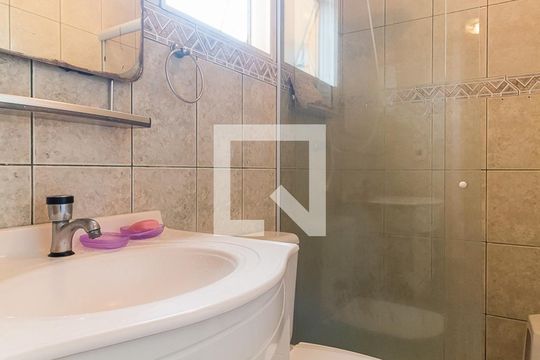 Banheiro de apartamento para alugar com 2 quartos, 54m² em Vila Brasileira, Mogi das Cruzes