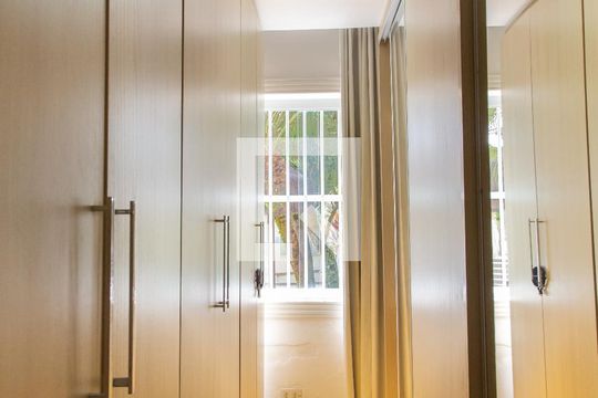 Suíte 1 - Closet de casa para alugar com 5 quartos, 521m² em Jardim Virgínia, Guarujá