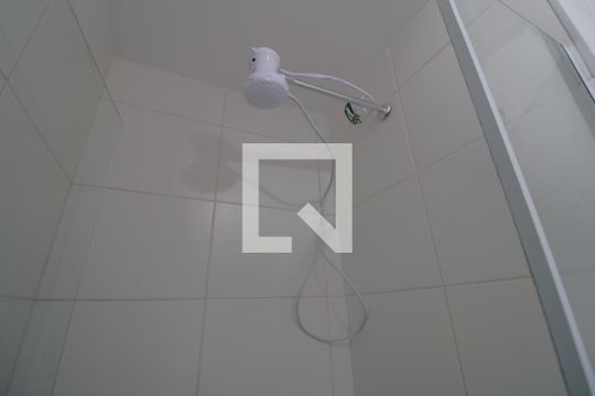 Chuveiro de apartamento à venda com 2 quartos, 34m² em Vila Inglesa, São Paulo