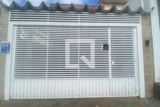 Fachada de casa à venda com 3 quartos, 138m² em Vila Arapuã, São Paulo