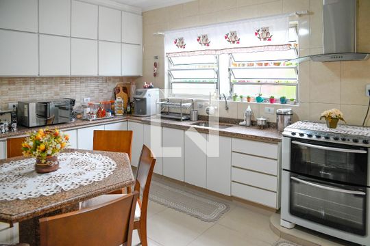 Cozinha de casa à venda com 3 quartos, 138m² em Vila Arapuã, São Paulo