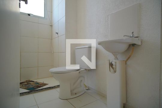 Banheiro  de apartamento à venda com 2 quartos, 41m² em Sarandi, Porto Alegre
