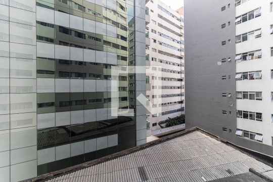 Vista do Quarto de apartamento para alugar com 1 quarto, 50m² em Aclimação, São Paulo
