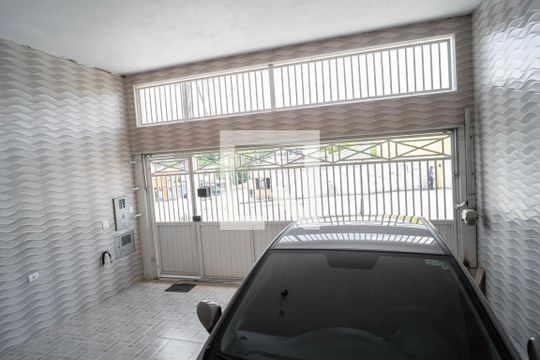 Casa à venda com 3 quartos, 152m² em Vila Nhocune, São Paulo