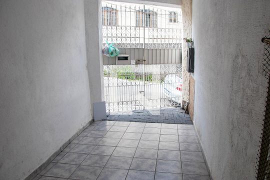 Garagem de casa à venda com 2 quartos, 192m² em Vila Leonor, São Paulo