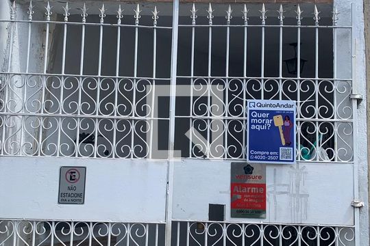 Fachada de casa à venda com 2 quartos, 192m² em Vila Leonor, São Paulo