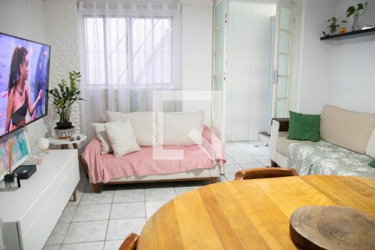 Casa à venda com 2 quartos, 192m² em Vila Leonor, São Paulo