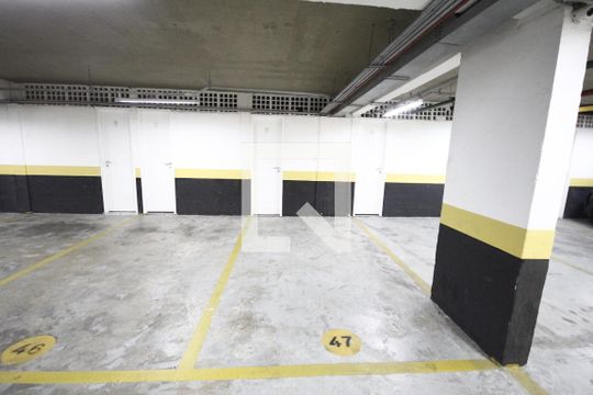 Garagem  de apartamento à venda com 2 quartos, 64m² em Vila Monumento, São Paulo