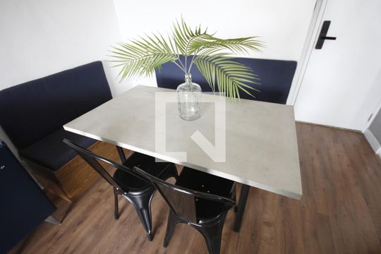 Sala de apartamento à venda com 2 quartos, 64m² em Vila Monumento, São Paulo