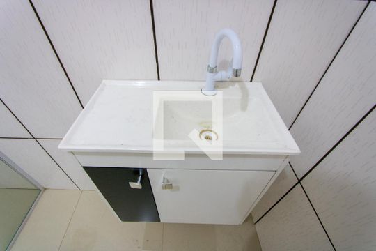 Banheiro social de casa para alugar com 2 quartos, 100m² em Jardim Ipanema, Santo André