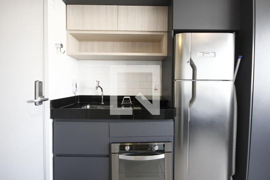 Cozinha de kitnet/studio para alugar com 1 quarto, 17m² em Vila Mariana, São Paulo