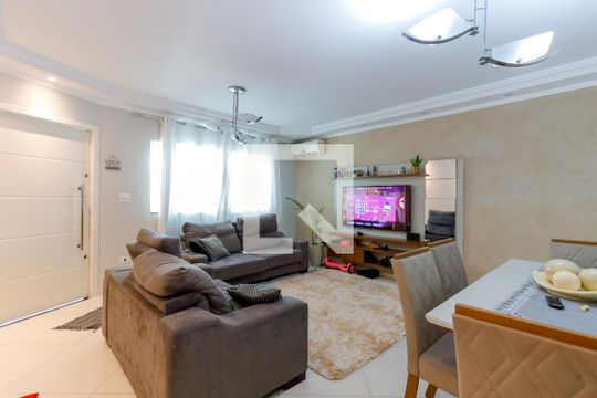 Sala de casa para alugar com 3 quartos, 180m² em Vila Nivi, São Paulo