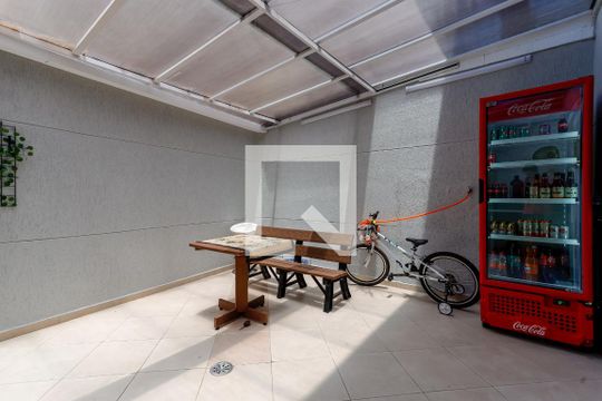 Churrasqueira de casa para alugar com 3 quartos, 180m² em Vila Nivi, São Paulo