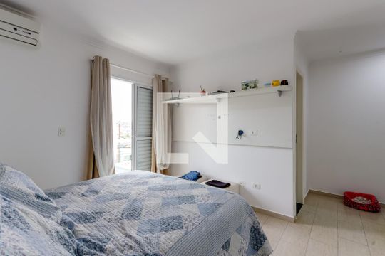 Suíte 1 de casa para alugar com 3 quartos, 180m² em Vila Nivi, São Paulo