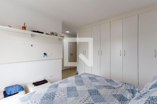 Suíte 1 de casa para alugar com 3 quartos, 180m² em Vila Nivi, São Paulo