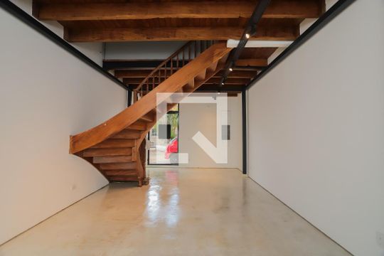 Casa para alugar com 3 quartos, 130m² em Barra Funda, São Paulo