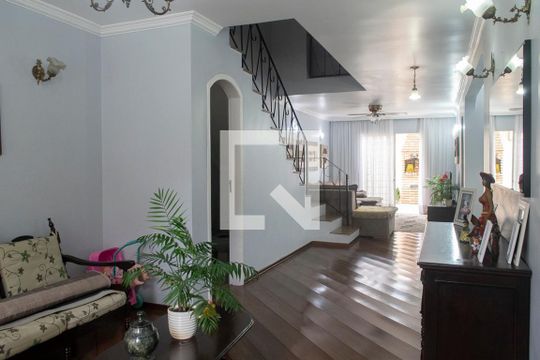 Sala de casa para alugar com 4 quartos, 210m² em Carandiru, São Paulo