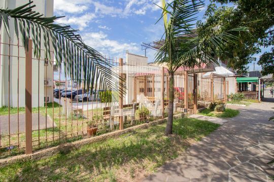 Fachada de apartamento para alugar com 2 quartos, 45m² em Sarandi, Porto Alegre