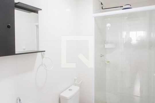 Banheiro de apartamento para alugar com 2 quartos, 34m² em Santo Amaro, São Paulo