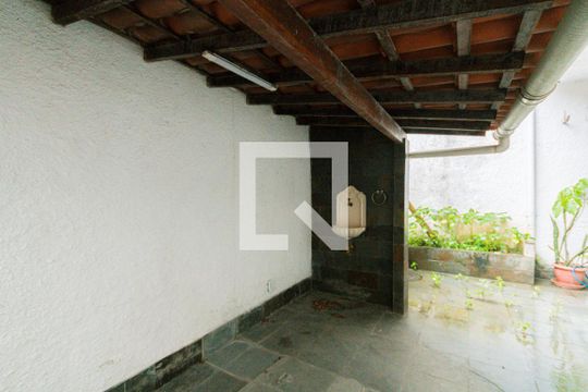 Garagem de casa de condomínio para alugar com 4 quartos, 350m² em Freguesia (jacarepaguá), Rio de Janeiro
