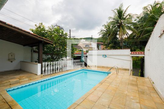 Piscina de casa de condomínio para alugar com 4 quartos, 350m² em Freguesia (jacarepaguá), Rio de Janeiro