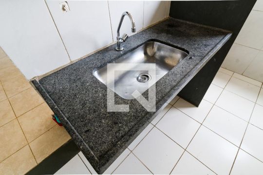 Cozinha - Torneira de apartamento à venda com 2 quartos, 47m² em Centro, Contagem