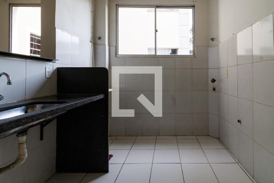 Cozinha e Área de Serviço de apartamento à venda com 2 quartos, 47m² em Centro, Contagem