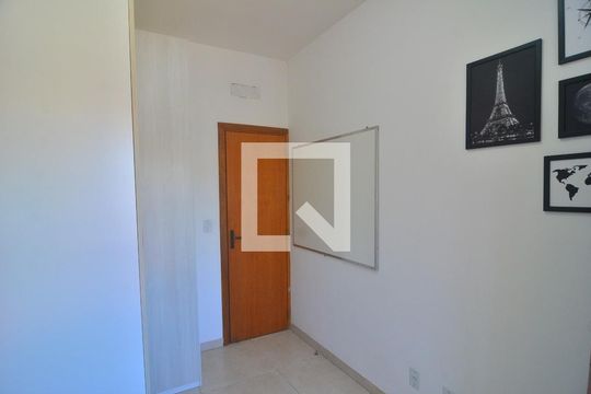 Quarto  de casa à venda com 2 quartos, 51m² em Olaria, Canoas