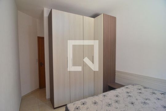 Quarto 2 de casa à venda com 2 quartos, 51m² em Olaria, Canoas