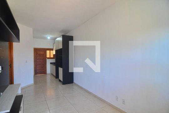 Sala  de casa à venda com 2 quartos, 51m² em Olaria, Canoas