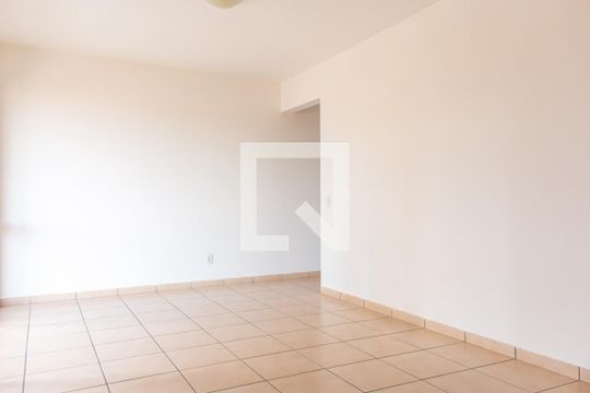 Sala de apartamento para alugar com 3 quartos, 95m² em Centro, Ribeirão Preto