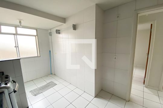 Cozinha e Área de Serviço de apartamento para alugar com 2 quartos, 55m² em Conceição, Osasco