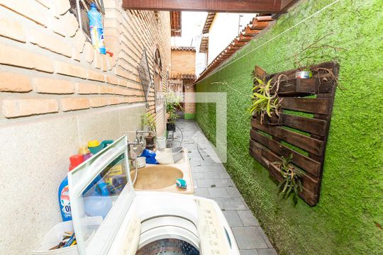 Área de serviço de casa para alugar com 4 quartos, 440m² em Castelo, Belo Horizonte