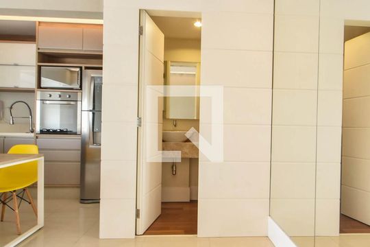 Sala  de apartamento à venda com 1 quarto, 50m² em Jardim Aeroporto, São Paulo