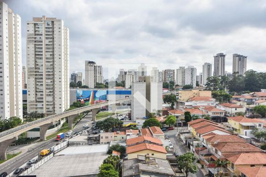 Vista  de apartamento à venda com 1 quarto, 50m² em Jardim Aeroporto, São Paulo