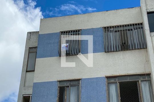 Placa de apartamento para alugar com 2 quartos, 55m² em Qi 2, Brasília