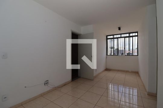 Apartamento para alugar com 2 quartos, 55m² em Qi 2, Brasília