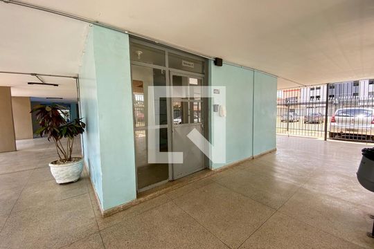 Área comum de apartamento para alugar com 2 quartos, 55m² em Qi 2, Brasília