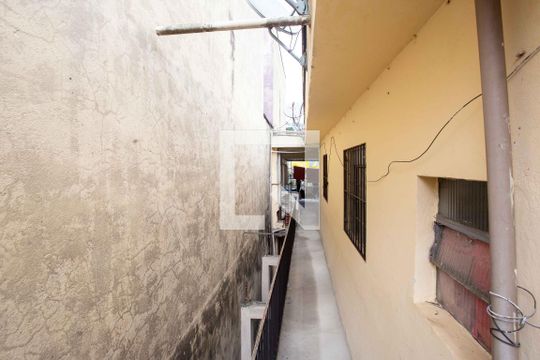 Área comum de casa para alugar com 1 quarto, 44m² em Conceição, Diadema