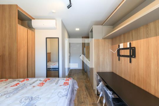 Sala/Quarto de kitnet/studio para alugar com 1 quarto, 28m² em Jardim das Acácias, São Paulo