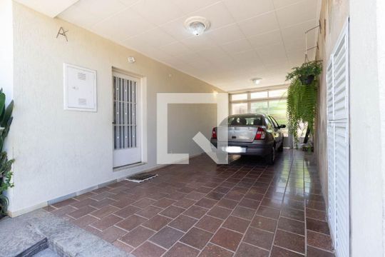 Garagem de casa para alugar com 4 quartos, 250m² em Vila Maria Alta, São Paulo
