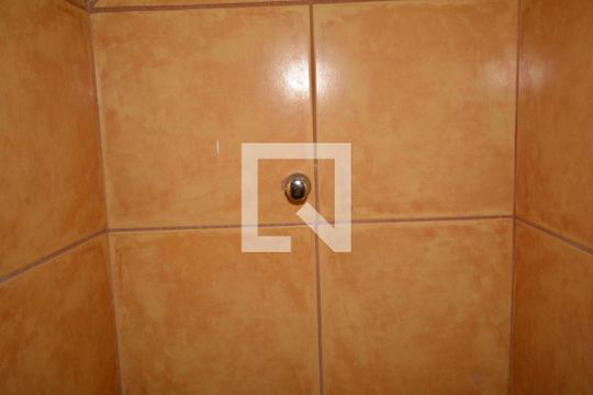 Banheiro da Suíte  de casa para alugar com 2 quartos, 60m² em Marechal Hermes, Rio de Janeiro
