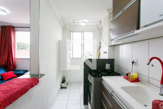 Cozinha de apartamento para alugar com 2 quartos, 65m² em Penha de França, São Paulo