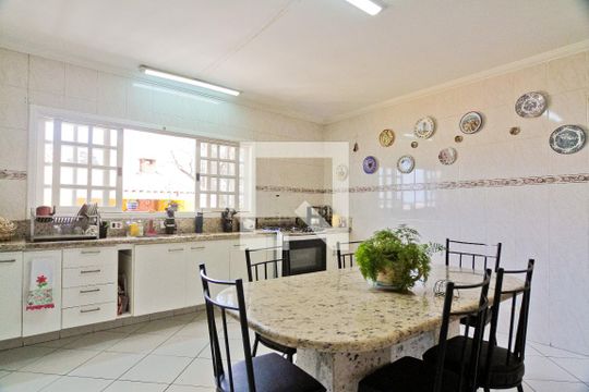 Cozinha de casa à venda com 3 quartos, 220m² em Vila América, São Paulo