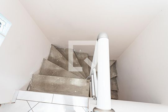Escada de casa à venda com 4 quartos, 250m² em Itaberaba, São Paulo