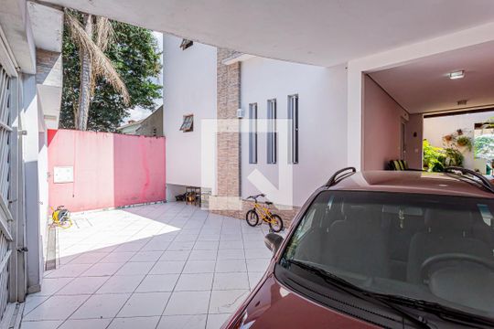 Garagem de casa à venda com 4 quartos, 250m² em Itaberaba, São Paulo