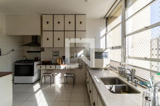 Cozinha de apartamento para alugar com 4 quartos, 275m² em Vila Buarque, São Paulo