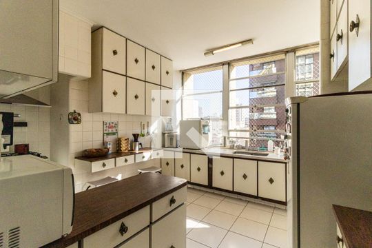 Cozinha de apartamento para alugar com 4 quartos, 275m² em Vila Buarque, São Paulo