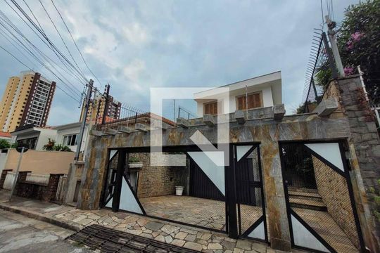Fachada de casa para alugar com 4 quartos, 500m² em Canindé, São Paulo